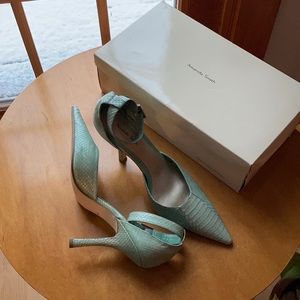 Amanda Smith heels